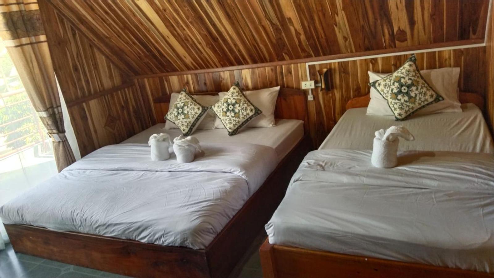 Amphai Guest House Nong Khiaw Exterior photo