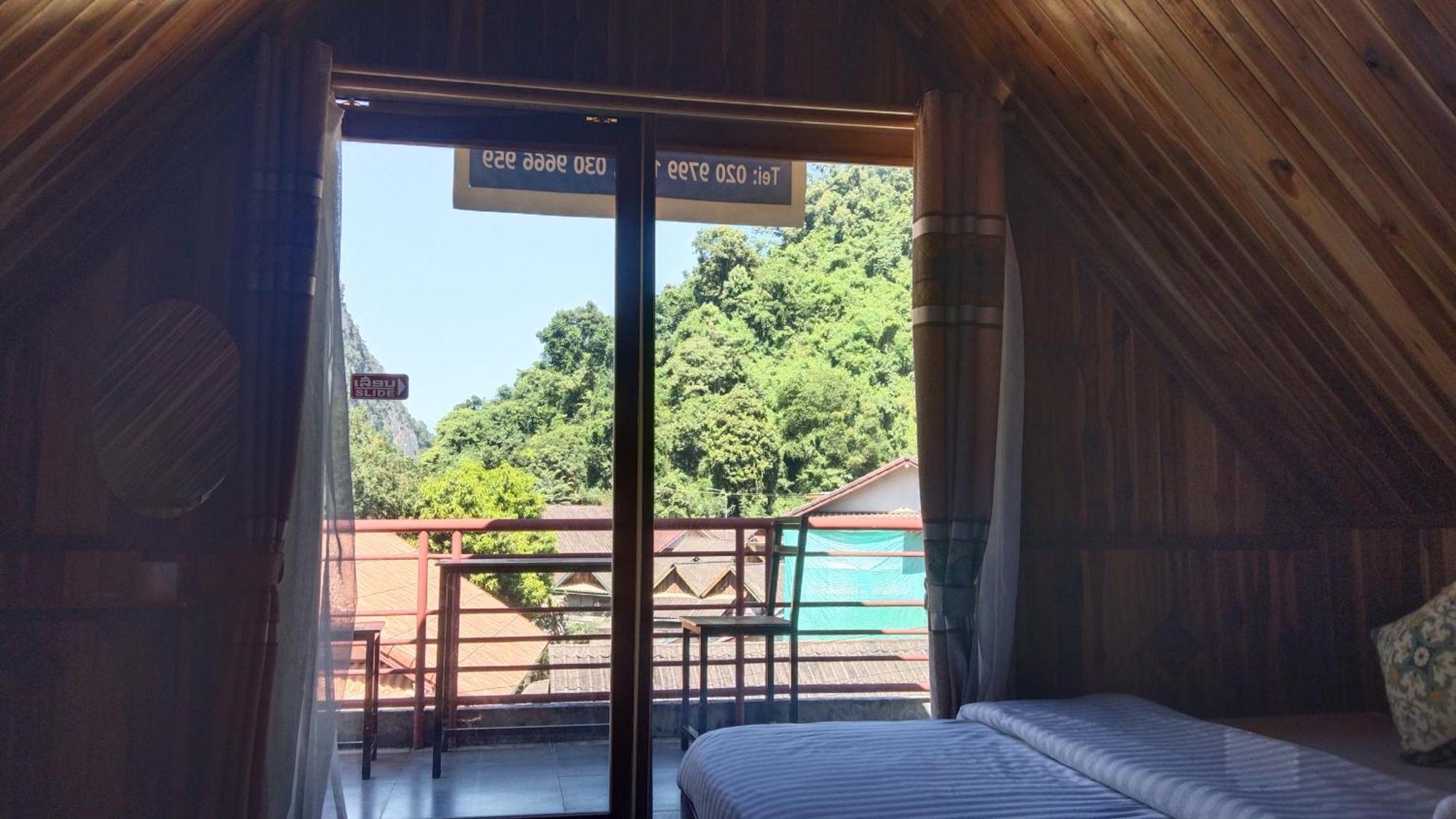 Amphai Guest House Nong Khiaw Exterior photo