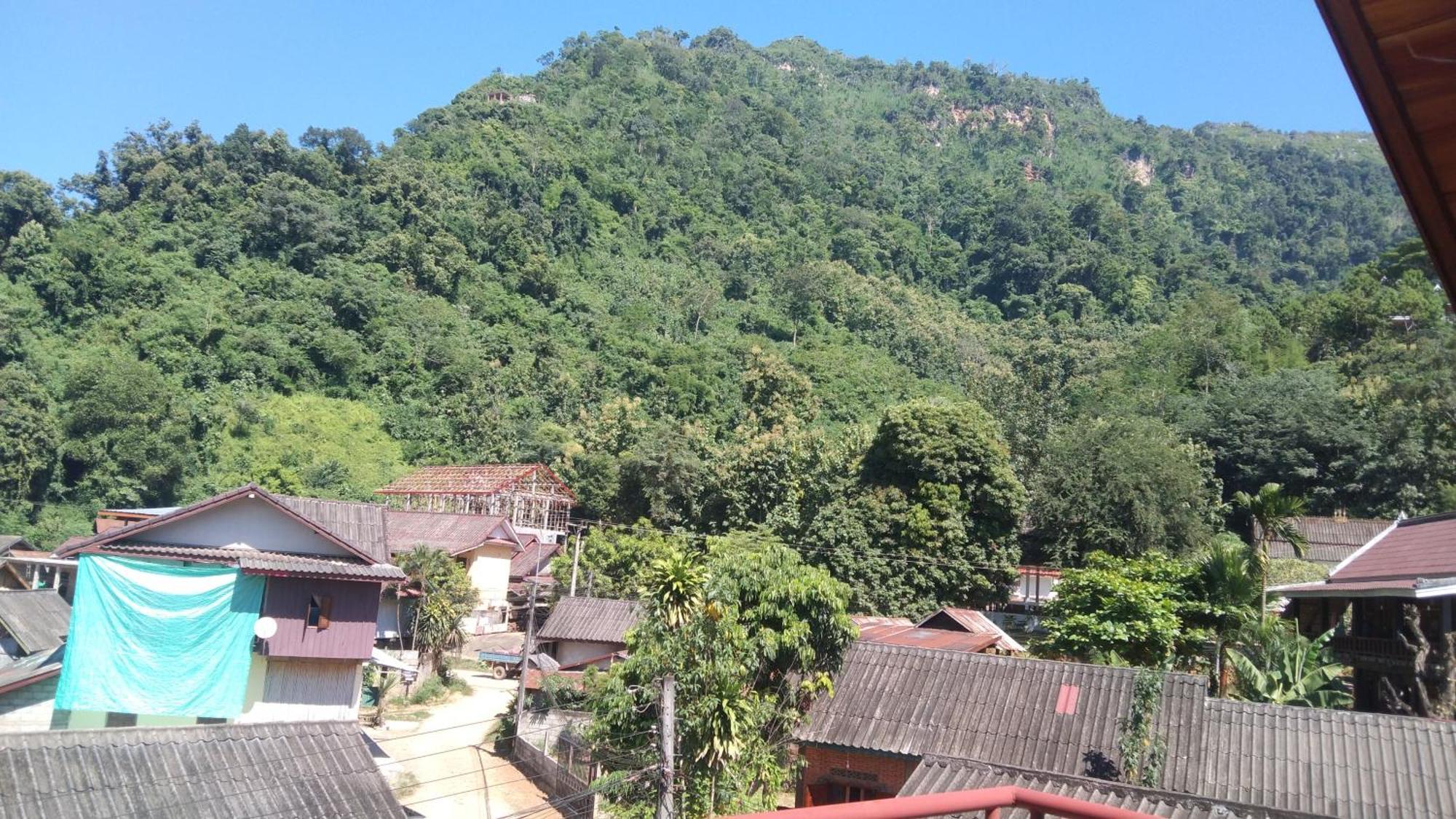 Amphai Guest House Nong Khiaw Exterior photo